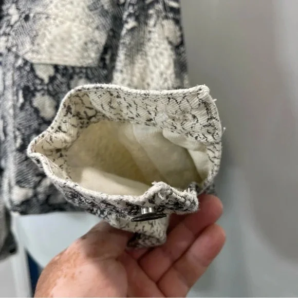 Noble U Snake Print Cropped Denim Jacket size Small - Picture 5 of 11